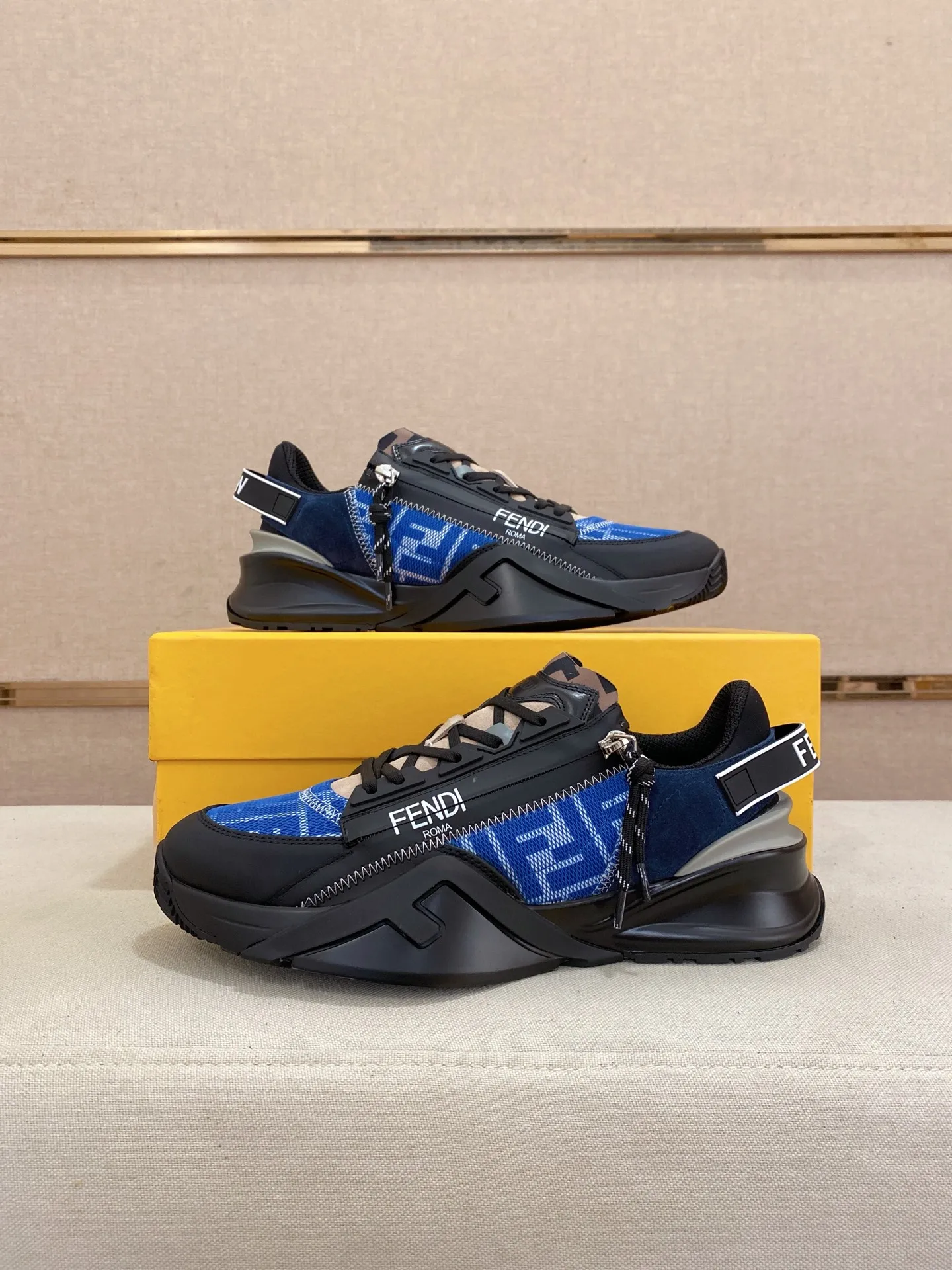 Men's shoes💰: 540💰(Higher version) [Fendi] Fendi's latest casual shoes for men! Available at counters simultaneously! A one-to-one replica of the original. Made entirely of imported top-grain calfskin, the interior is made of top-grain water-dyed cowhide, and the original factory-supplied rubber outsole. Leading new fashion concepts. Matching code: 38-44 can be customized, 45 is not returnable!